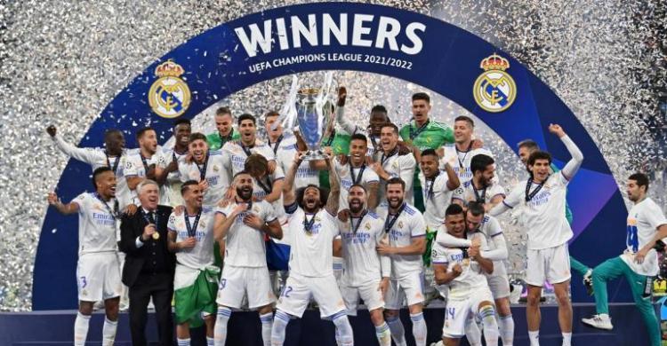 Los Blancos là biệt danh thể hiện tầm vóc của đội bóng