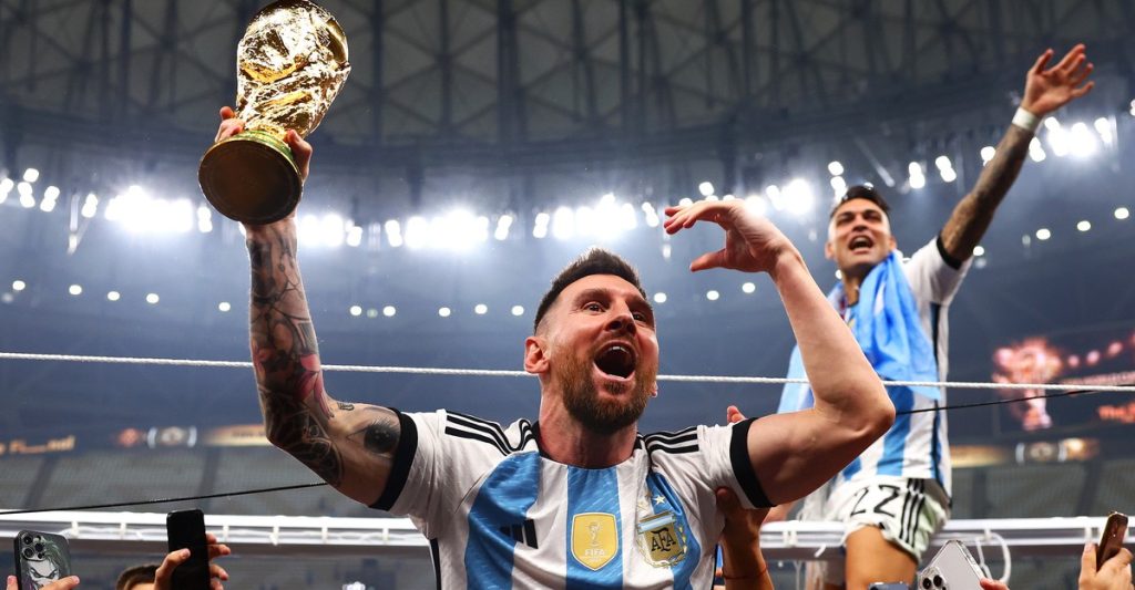 Messi nâng cao chức vô địch World Cup danh giá