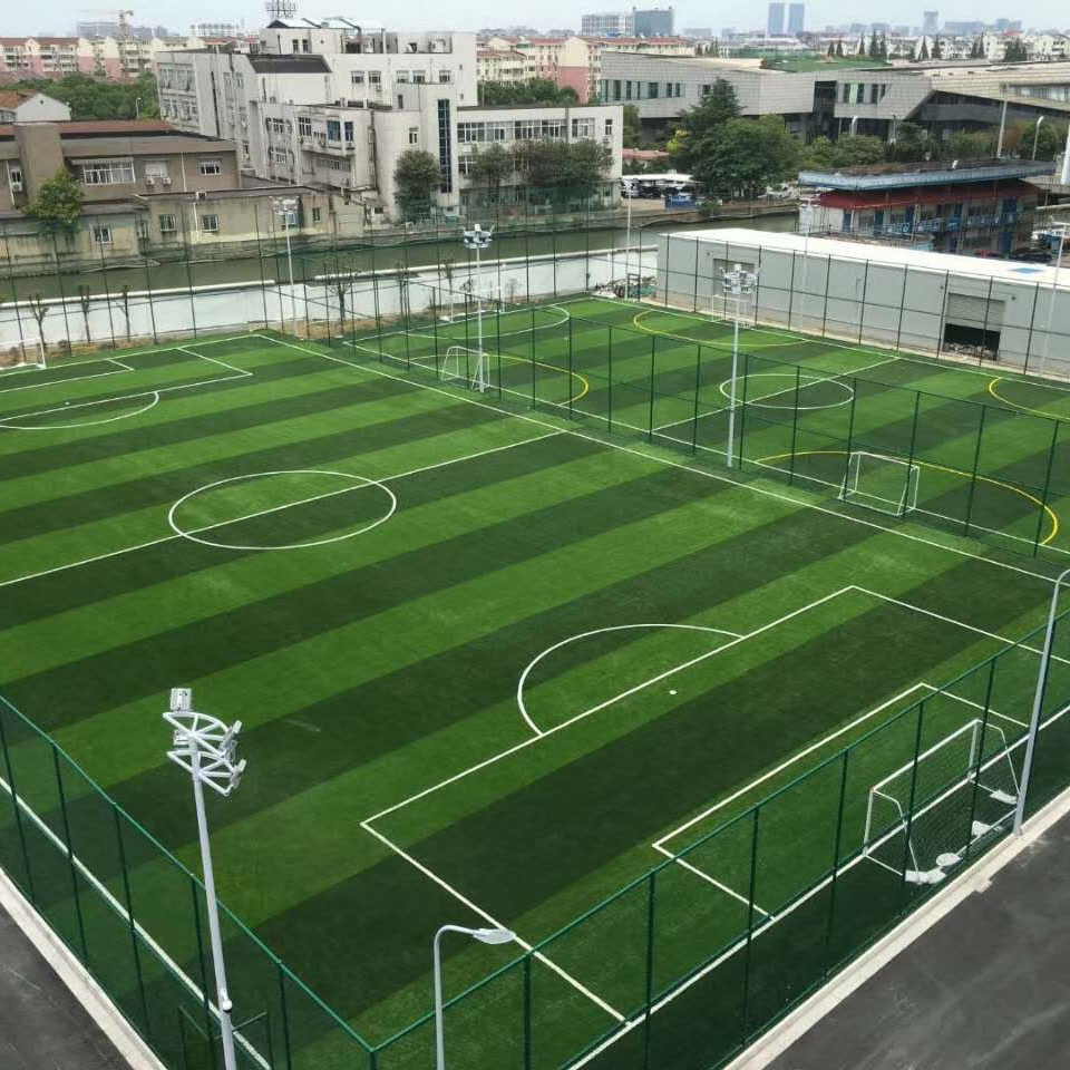 Kích thước sân bóng 5 người thường sẽ là bao nhiêu m2?