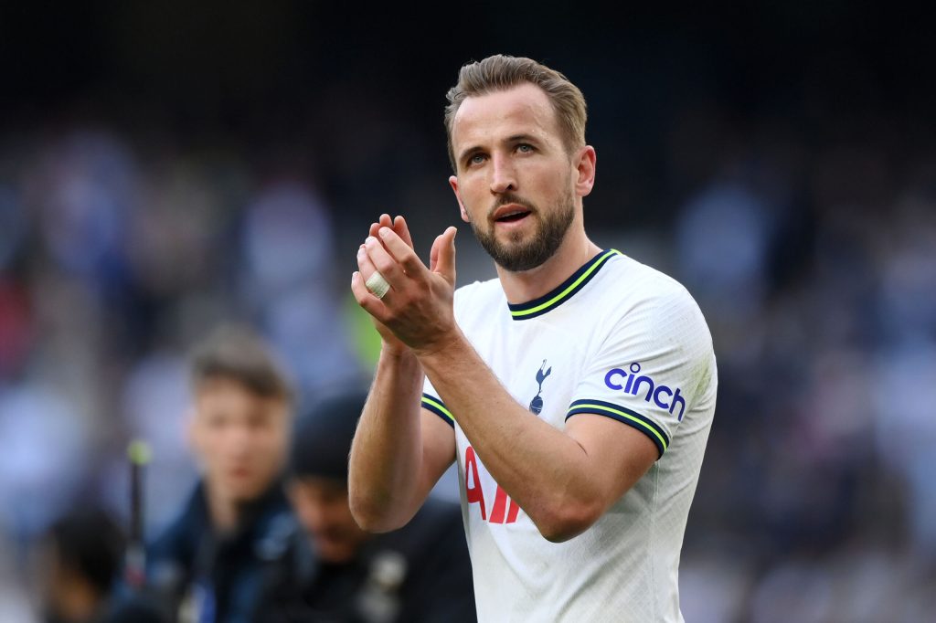 Kane là cầu thủ duy nhất có cơ hội phá vỡ kỷ lục của Alan Shearer