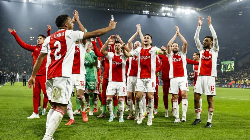 Câu lạc bộ bóng đá Ajax Amsterdam là câu lạc bộ hàng đầu tại Hà Lan
