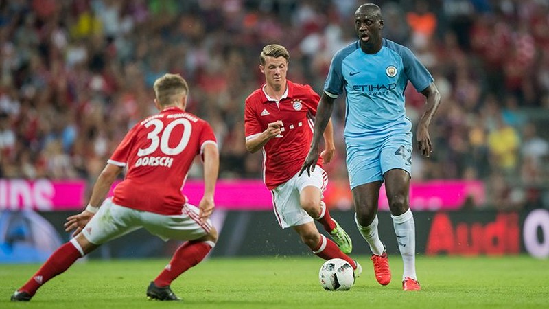 Yaya Toure cũng từng khiến nhiều cầu thủ phải e dè với thể hình của mình