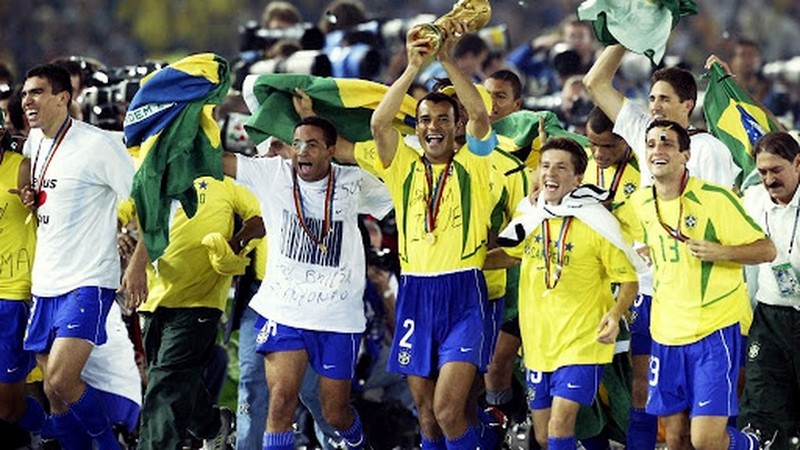 Đội bóng vô địch World Cup 2 lần liên tiếp chính là Brazil