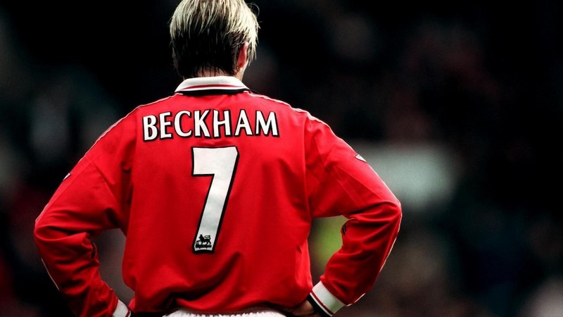 Tại MU, số áo Beckham là số 7, số áo huyền thoại của câu lạc bộ này