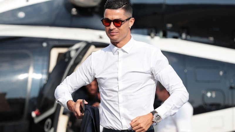 Ronaldo đứng đầu trong top 10 cầu thủ giàu nhất thế giới hiện nay