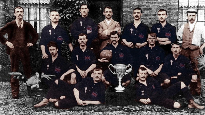 Câu lạc bộ bóng đá West Ham United cũng là một đội bóng lâu đời và giàu thành tích tại nước Anh
