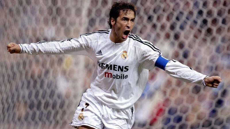 Và vị chúa nhẫn Raul Gonzalez