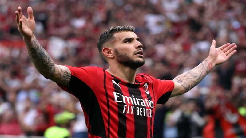 Theo Hernandez là một cầu thủ LB ấn tượng nhất hiện nay