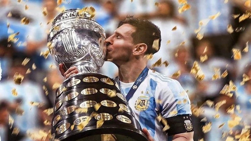 Chắc chắn họ sẽ mong muốn giành danh hiệu trước mắt như một món quà cho Messi