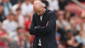 Huấn luyện viên Erik Ten Hag - Gian khó tại MU và những nghi ngờ bủa vây