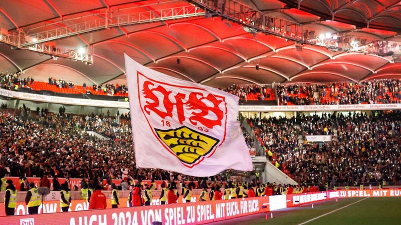 Câu lạc bộ VfB Stuttgart gắn liền với hãng xe danh tiếng Mercedes