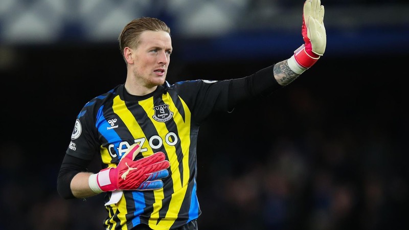 Hiện nay gắn liền với Everton