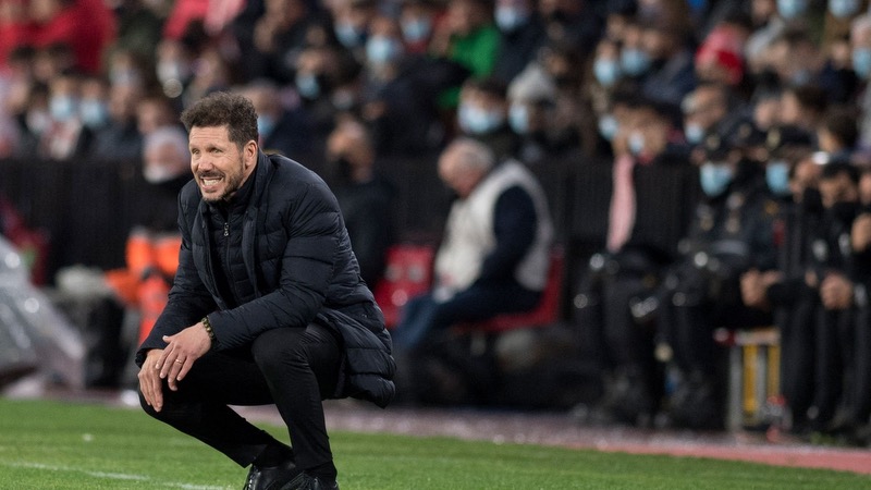 Không chỉ với Atletico Madrid, ông cũng dẫn dắt nhiều đội bóng khác nhau