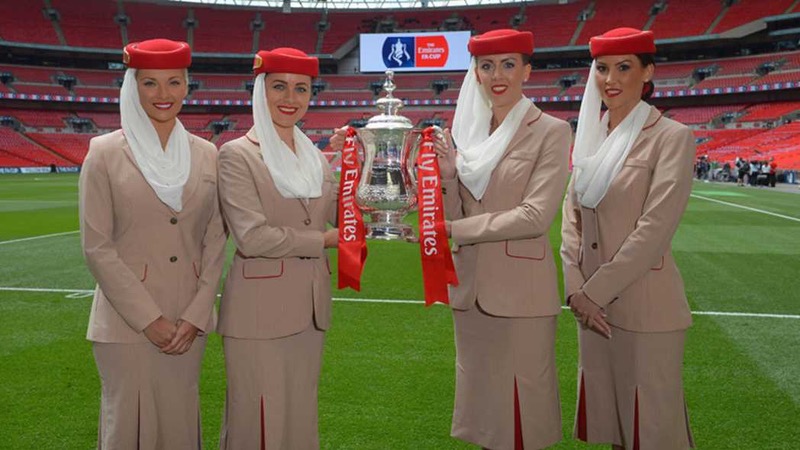 Hãng hàng không Emirates là nhà tài trợ cho Arsenal để xây dựng lên sân vận động này