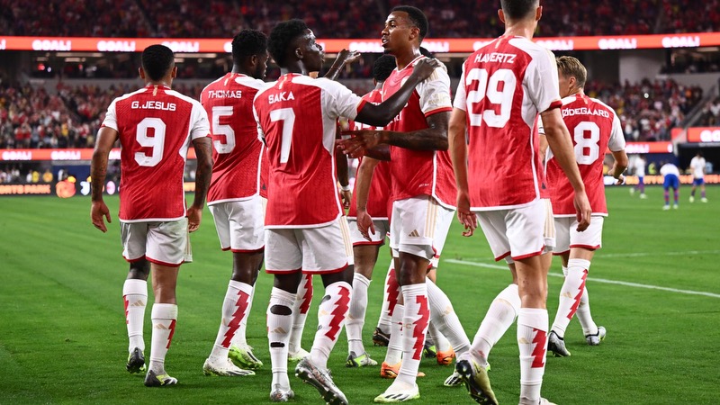 Chắc chắn rằng câu lạc bộ Arsenal sẽ quay trở lại mạnh mẽ nhất