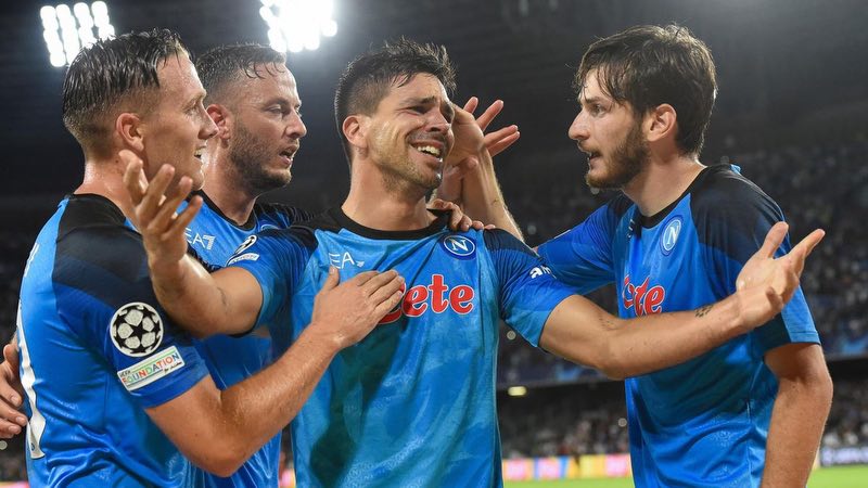 Câu lạc bộ Napoli là một trong những đại diện của bóng đá Ý