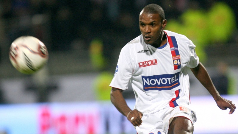 Tài năng của cầu thủ Eric Abidal đã nổi bật từ rất sớm