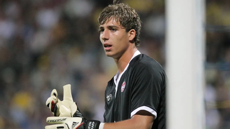 Thủ môn Kevin Trapp đã nỗ lực từ những đội bóng nhỏ để có được dấu ấn của mình