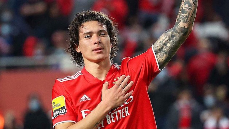 Nhưng anh đã trở thành hiện tượng với Benfica
