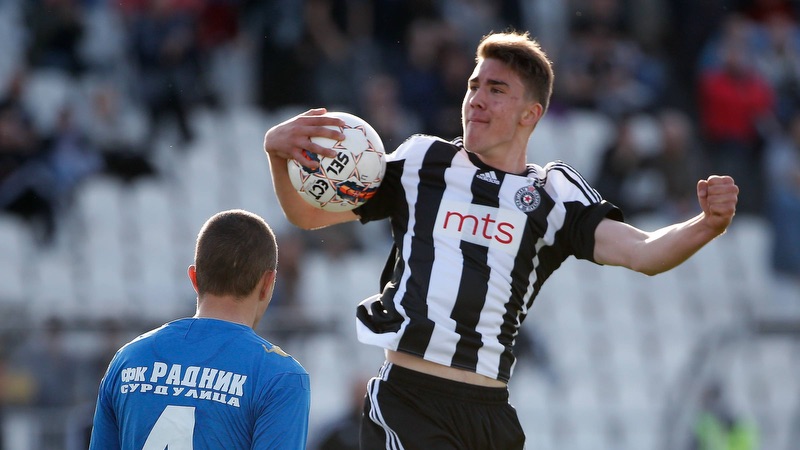 Cầu thủ Dusan Vlahovic để lại dấu ấn ngay khi chơi bóng tại quê hương mình