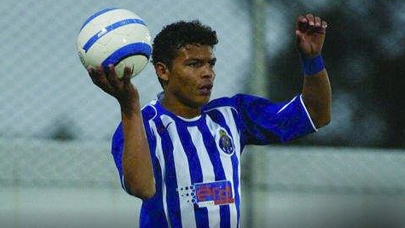 Có nhiều người không biết, cầu thủ Thiago Silva đã từng thất bại trong thời gian đấu sự nghiệp